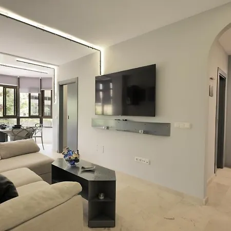 Apartman El Arbol - Rooftop Pool - Puerto Deportivo *