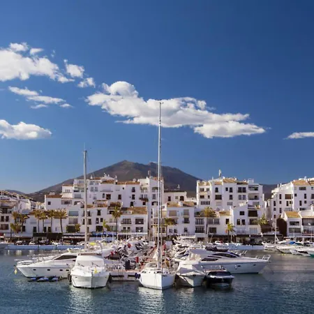 El Arbol - Rooftop Pool In Puerto Deportivo *