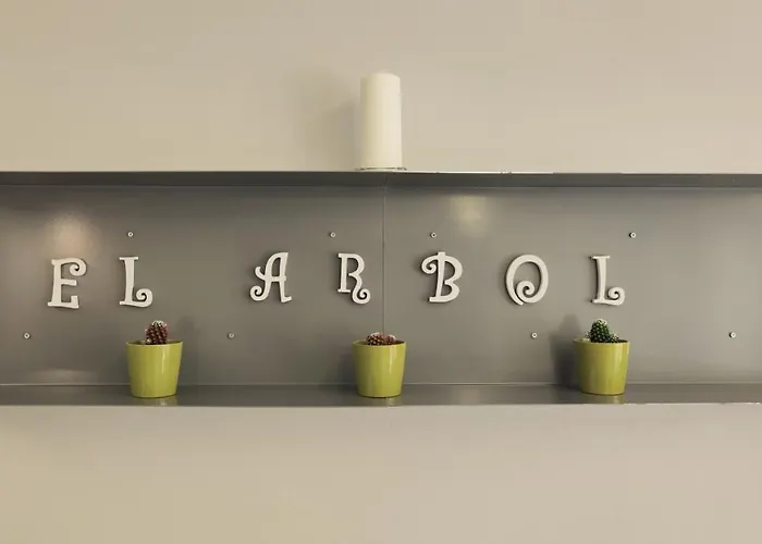 El Arbol - Rooftop Pool In Puerto Deportivo マルベーリャ