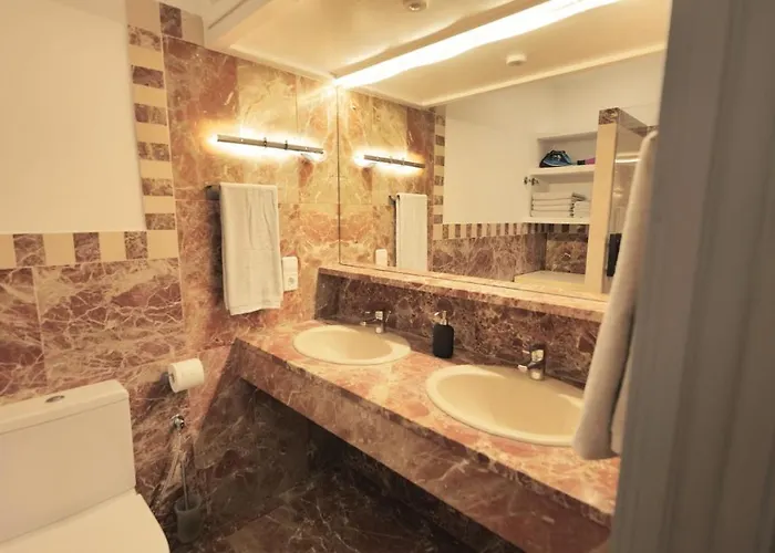 El Arbol - Rooftop Pool In Puerto Deportivo *