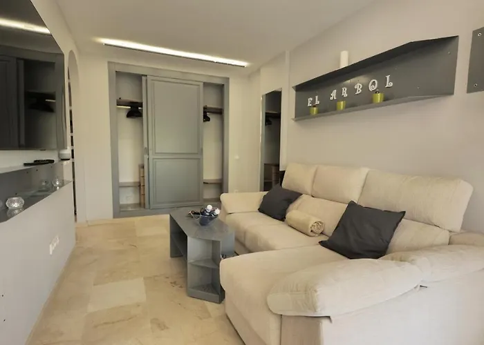 El Arbol - Rooftop Pool In Puerto Deportivo アパート